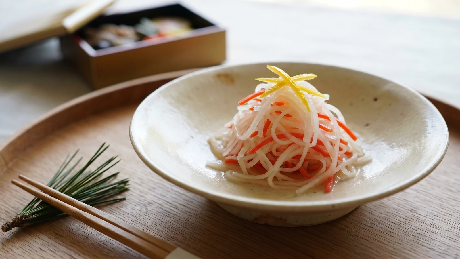 Red-and-White Namasu (紅白なます, Kōhaku Namasu)