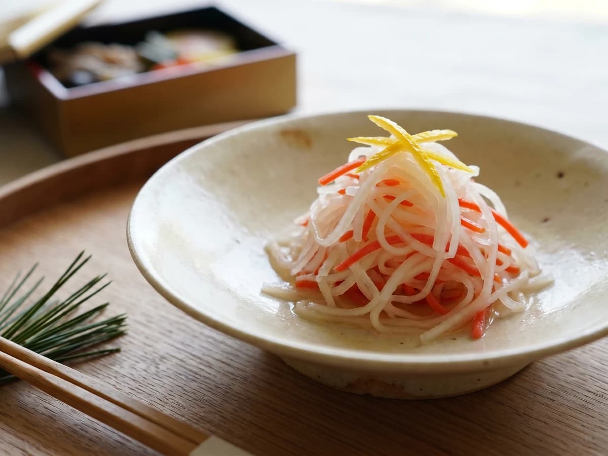 Red-and-White Namasu (紅白なます, Kōhaku Namasu) - Chef Takumi