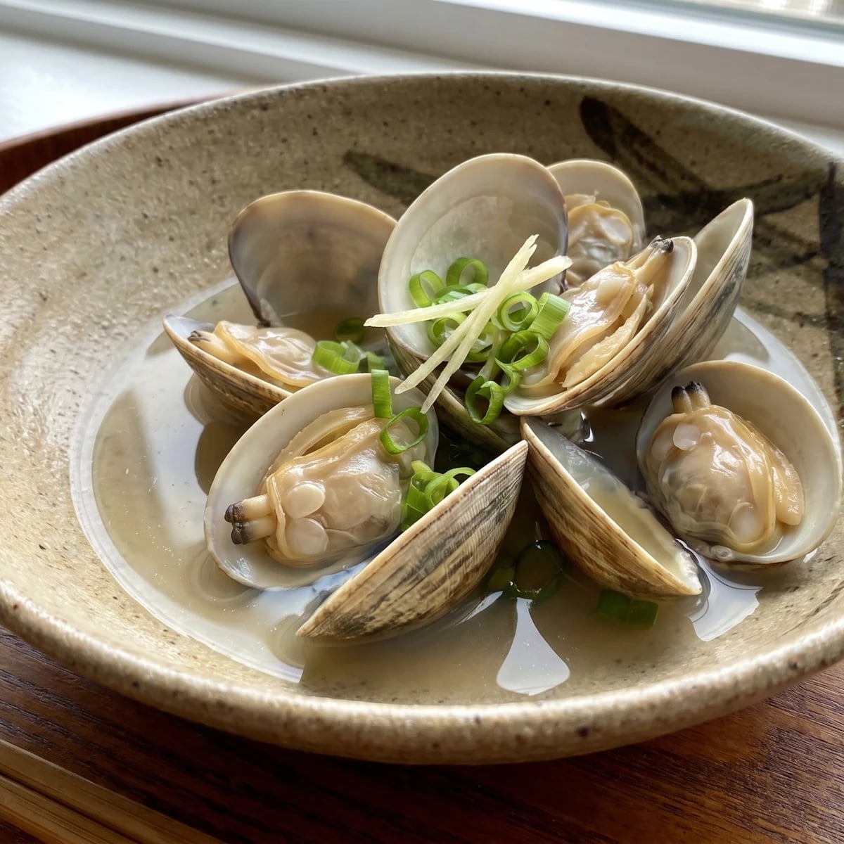 Sake-Steamed Clams (アサリの酒蒸し, Asari no Sakamushi)