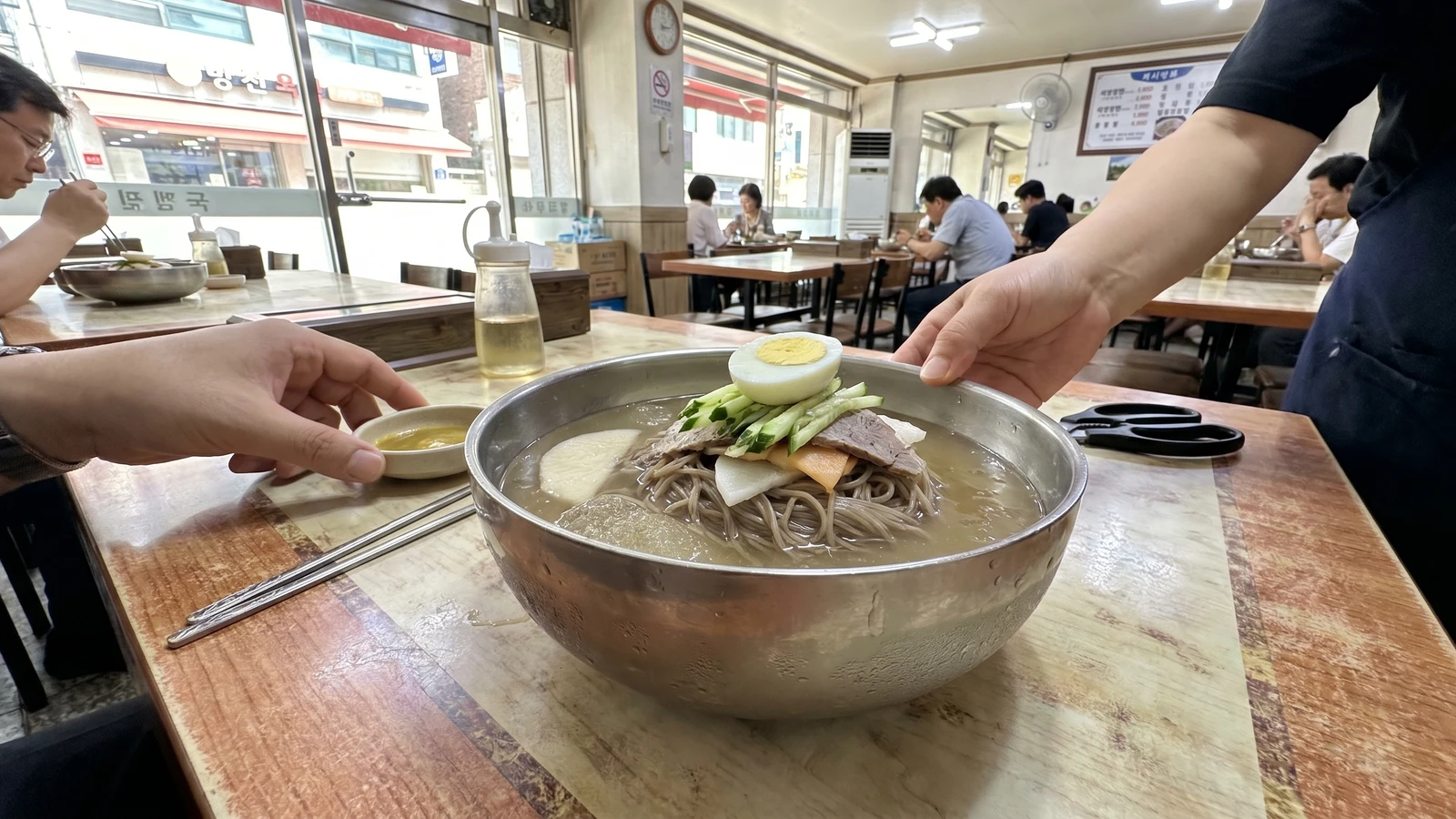 Mul-naengmyeon (물냉면, Cold Buckwheat Noodles)