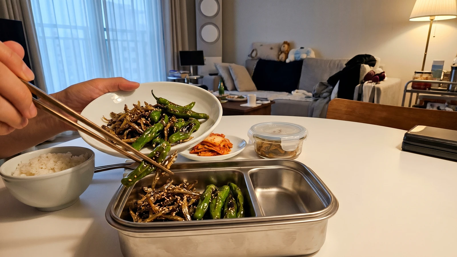 Kkwarigochu-myeolchi-bokkeum (꽈리고추멸치볶음, Shishito Anchovy Stir-Fry)