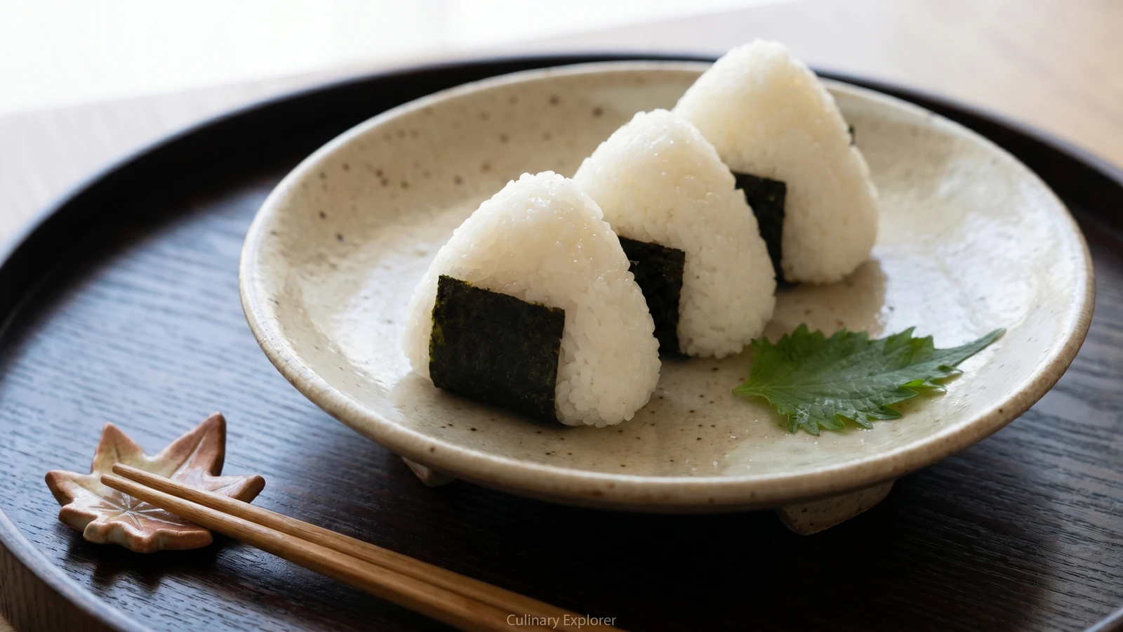 Shio Onigiri (塩むすび, salt rice balls)