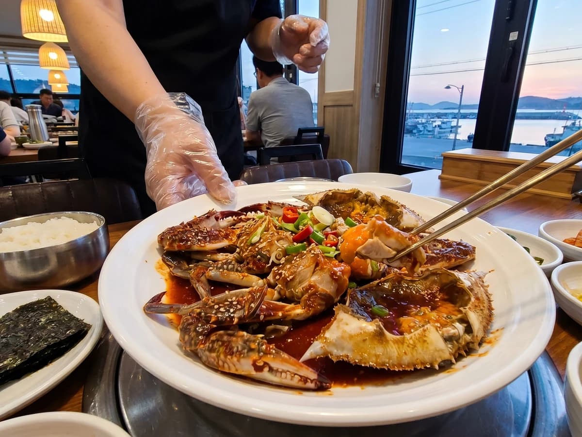 Yangnyeom-gejang (Spicy Marinated Raw Crab) - Chef Jeong-sun