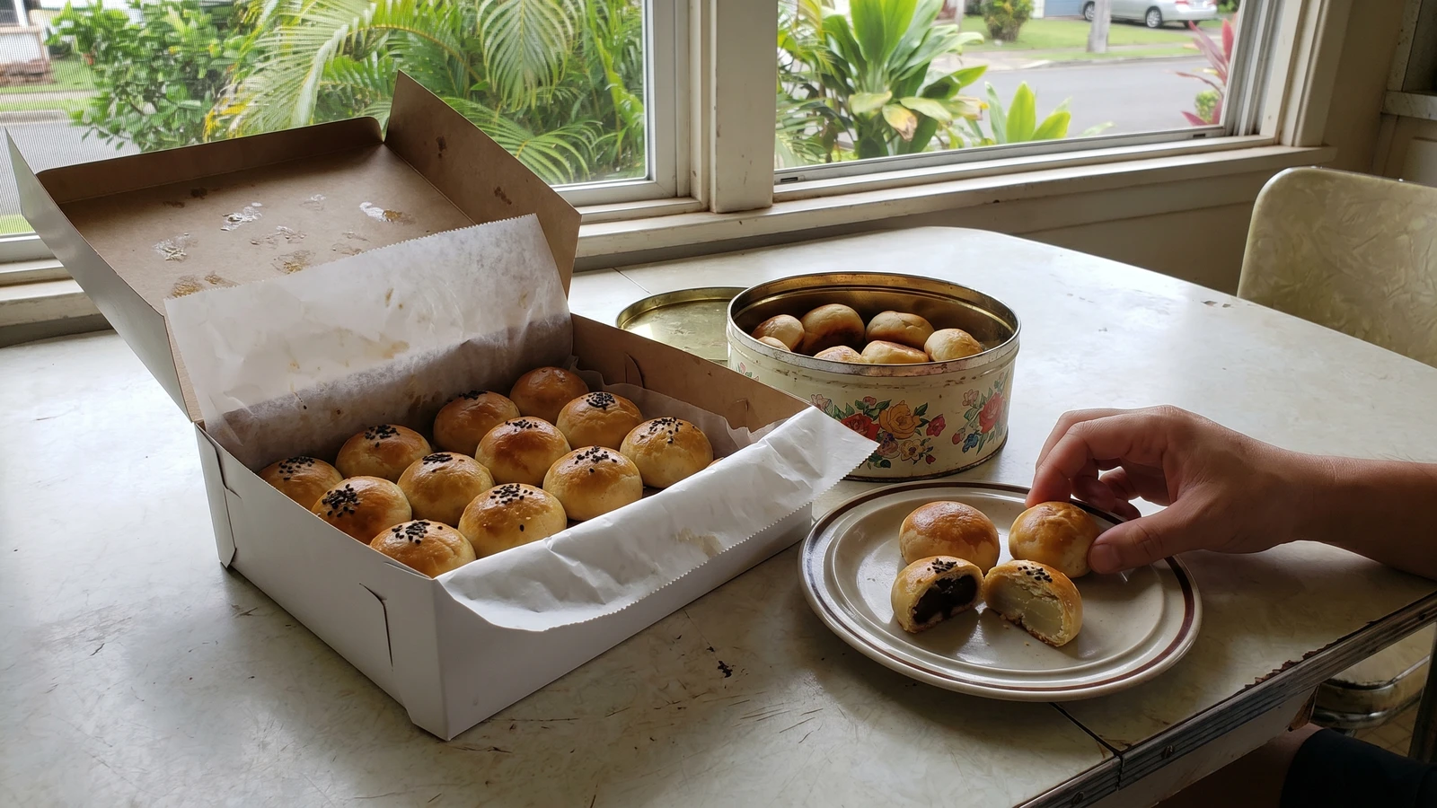 Manjū (Hawaiʻi Local Baked Japanese Pastry)