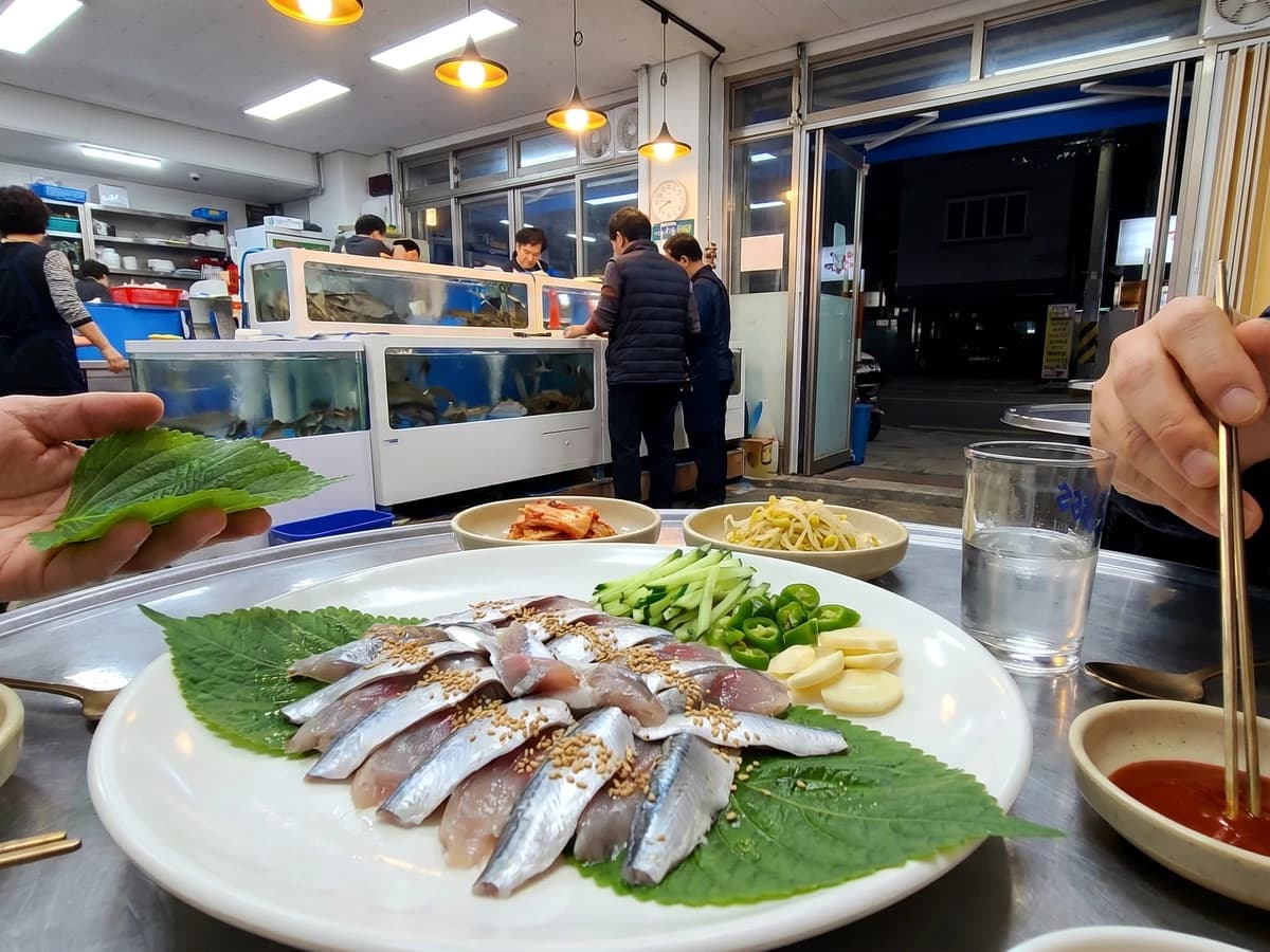 Jeoneo-hoe (Sliced Raw Gizzard Shad) - Chef Jeong-sun