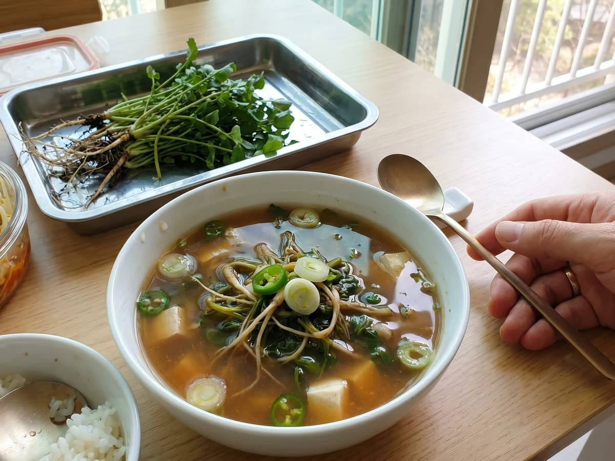 Naengi-guk (Shepherd's Purse Soup) - Chef Jeong-sun