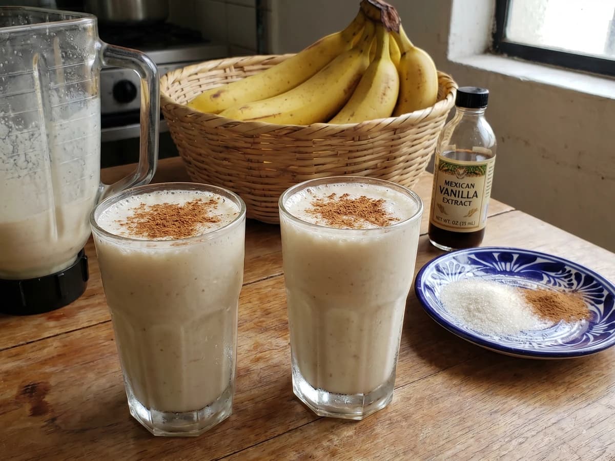 Licuado de Platano del Valle de Mexico - Chef Lupita