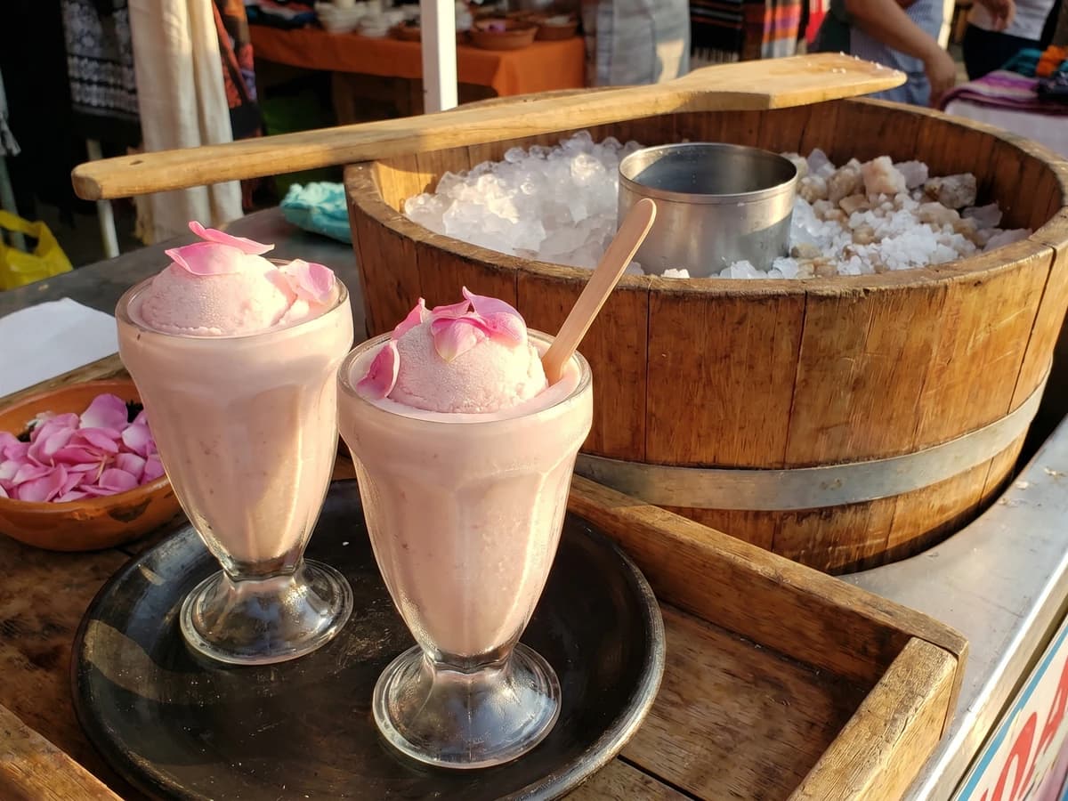 Nieve de Pétalos de Rosa - Chef Lupita