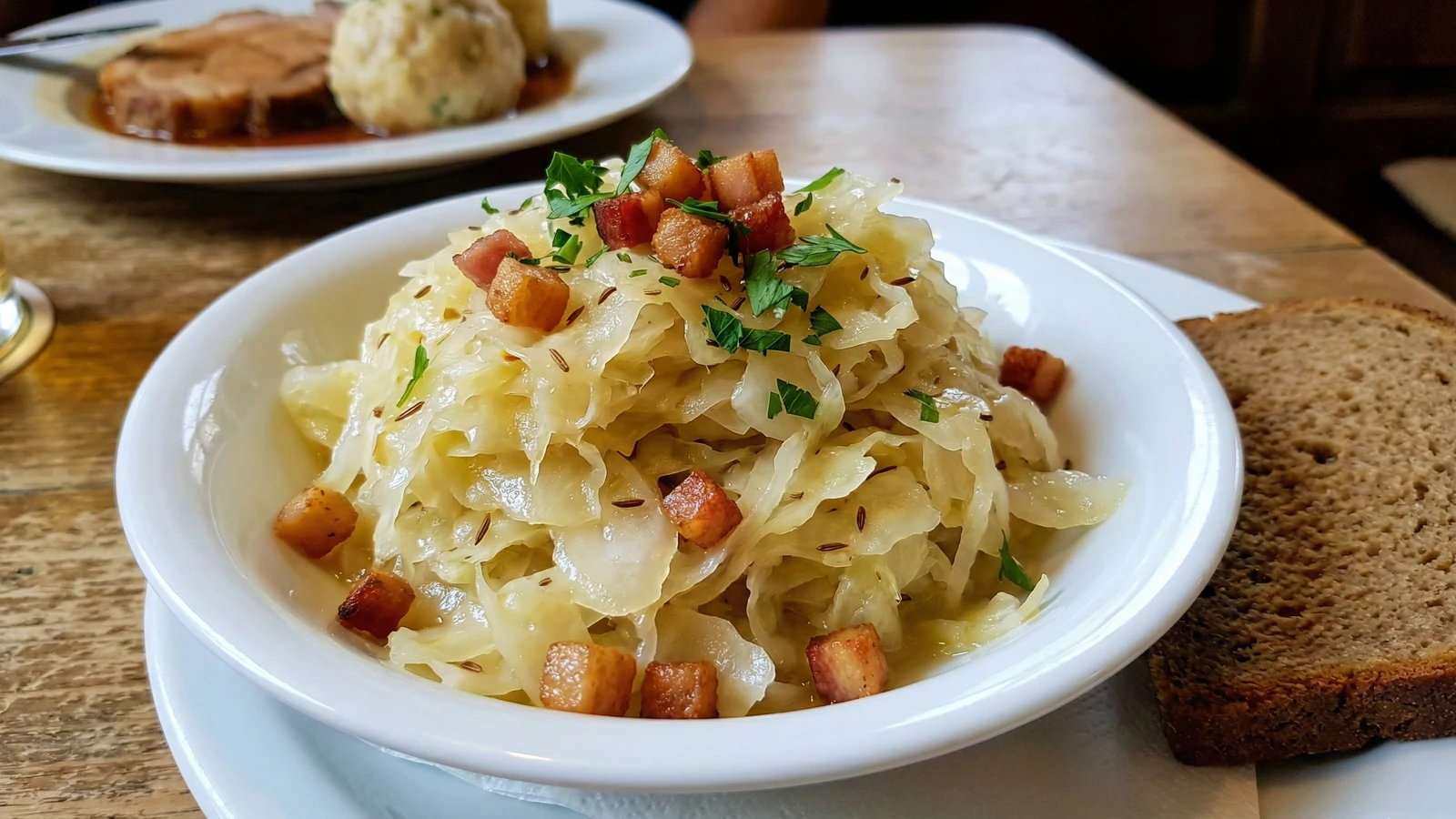Warmer Krautsalat mit Speck