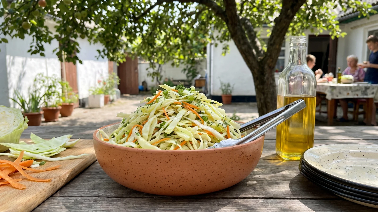 Kapustianyi Salat (капустяний салат, fresh cabbage slaw)