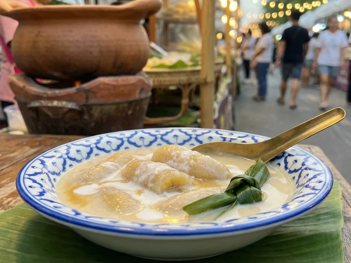 Banana in Coconut Milk (Kluay Buat Chi) - Chef Fai