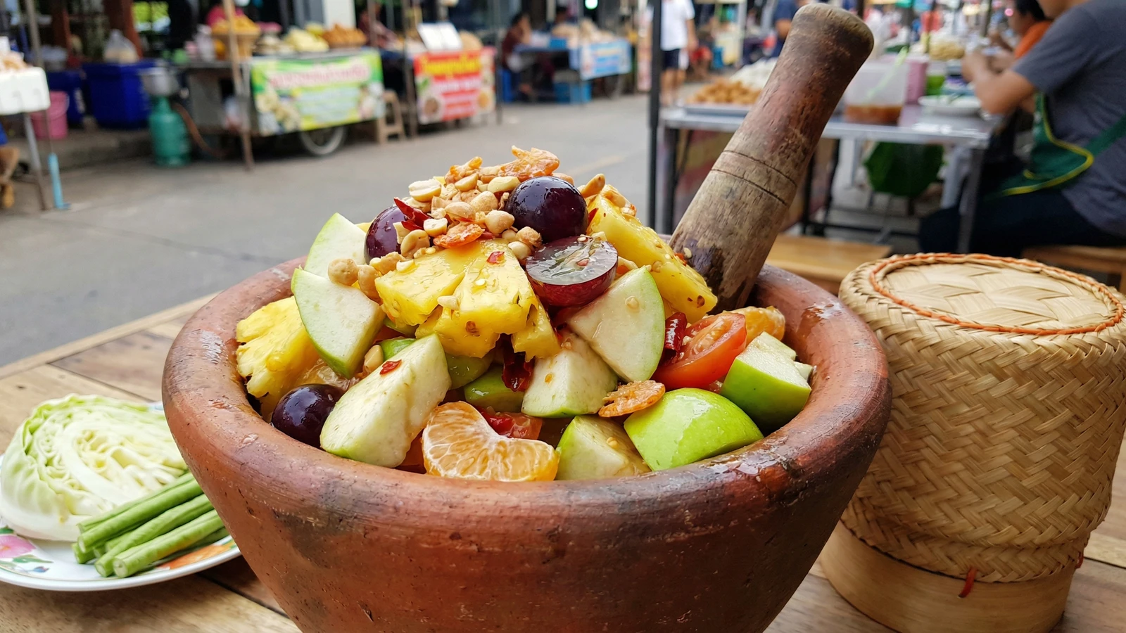 Fruit Pounded Salad (Tam Ponlamai)