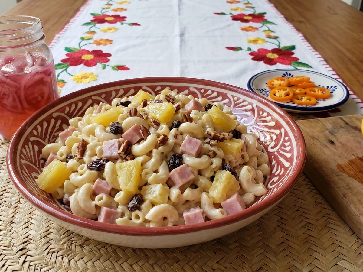 Coditos con Piña y Jamón