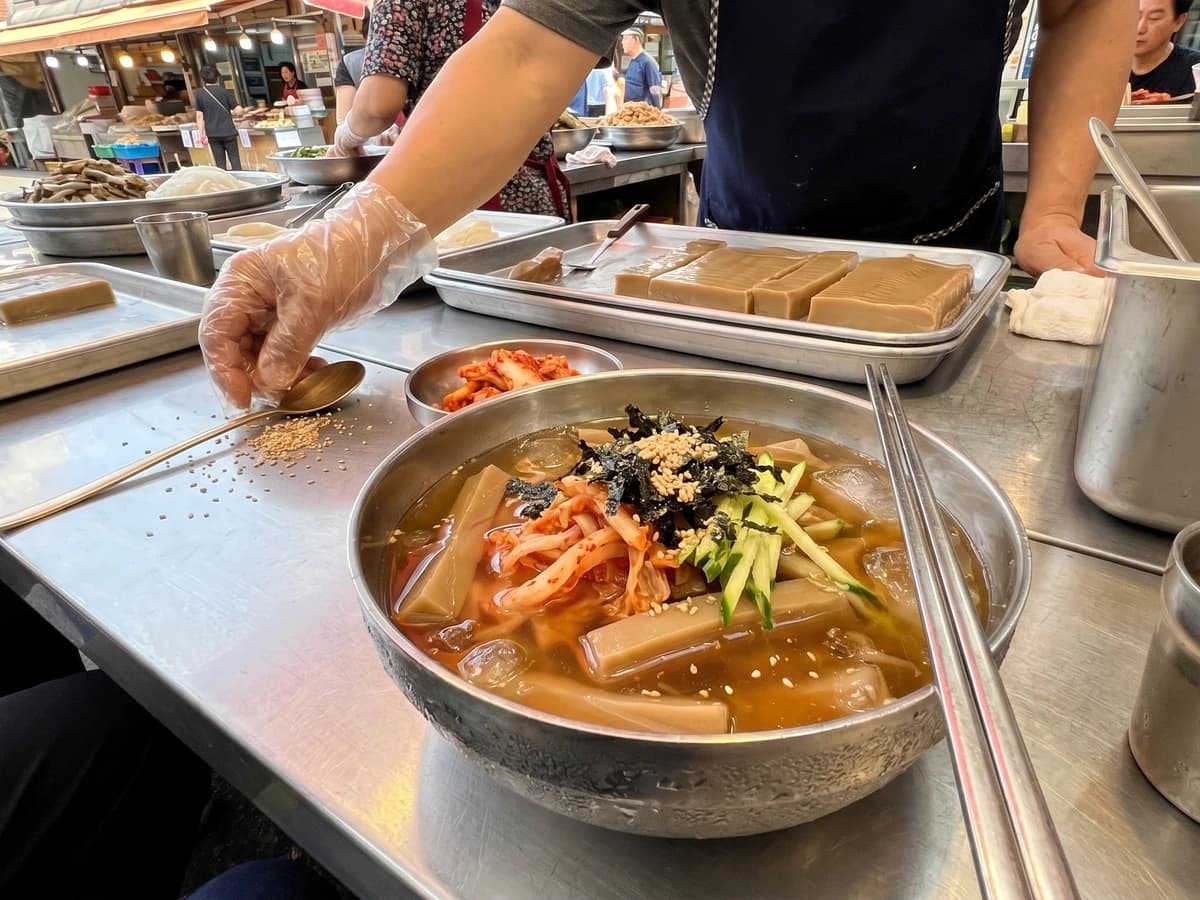 Muk-naengguk (Cold Acorn Jelly Soup) - Chef Jeong-sun