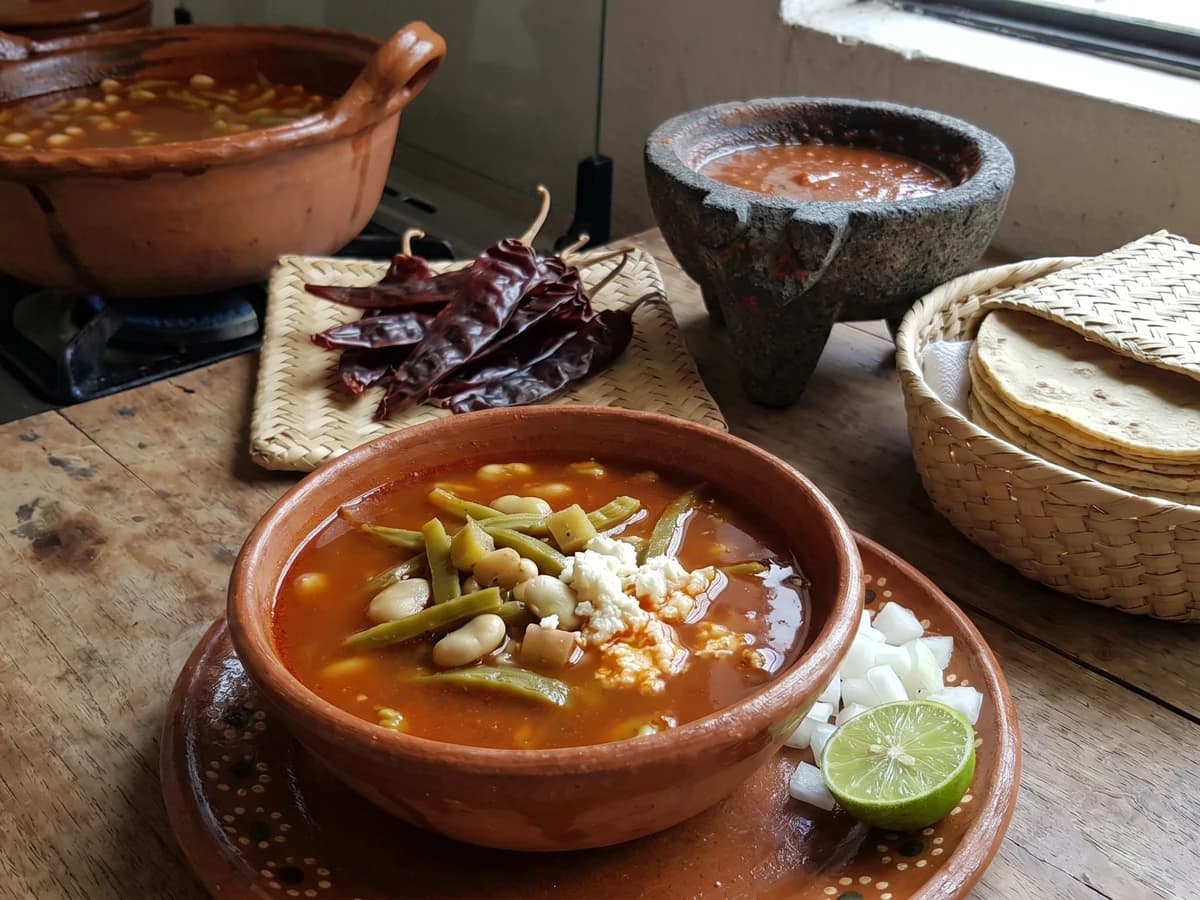 Sopa de Nopales con Habas Queretana - Chef Lupita
