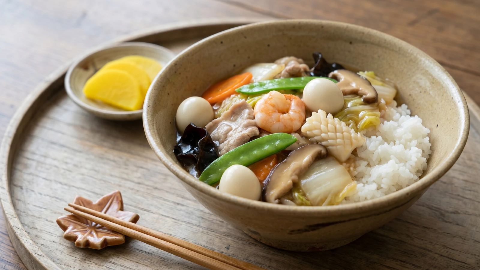 Chūkadon (中華丼, Chinese-style stir-fry over rice)