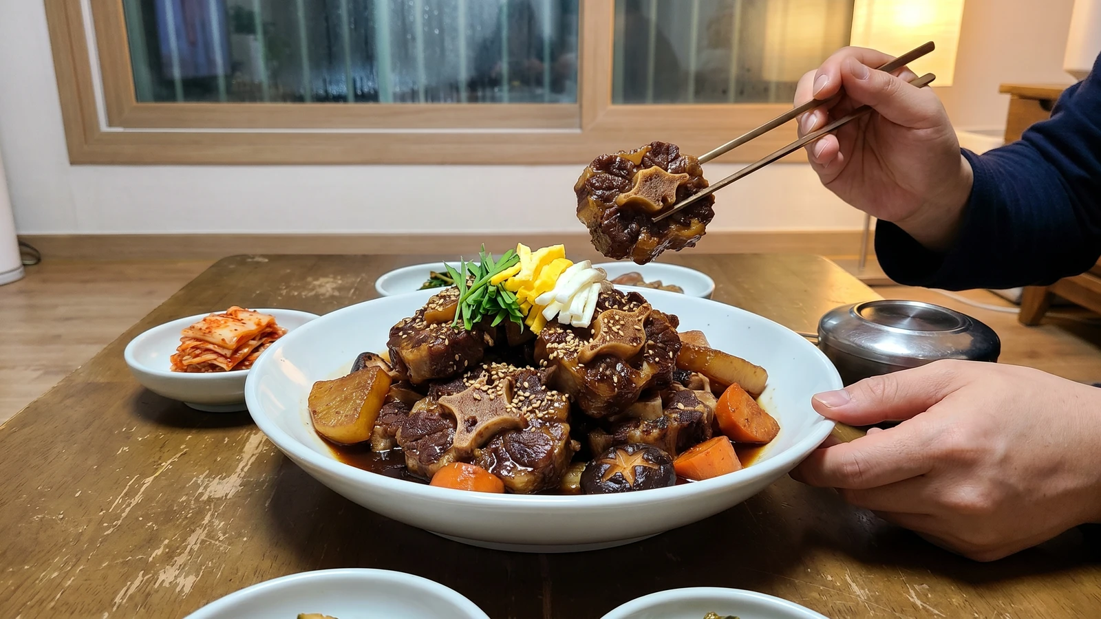 Sokkori-jjim (Braised Oxtail)