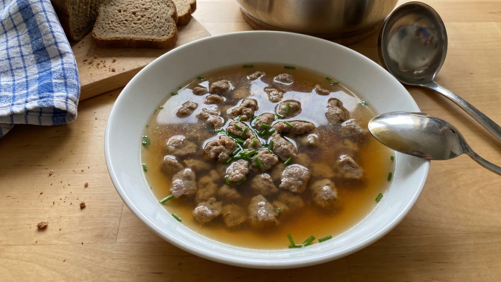 Schwäbische Leberspätzlesuppe