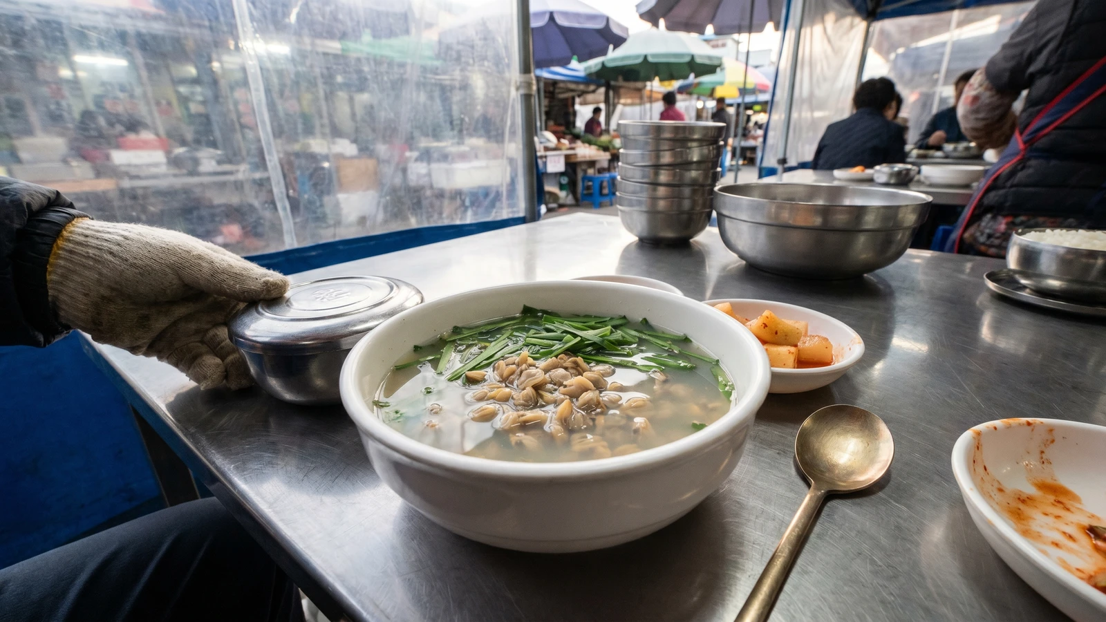 Jaecheop-guk (Marsh Clam Soup)